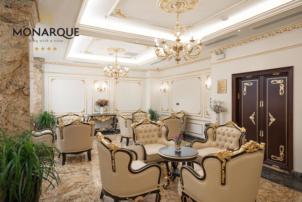 monarque hotel