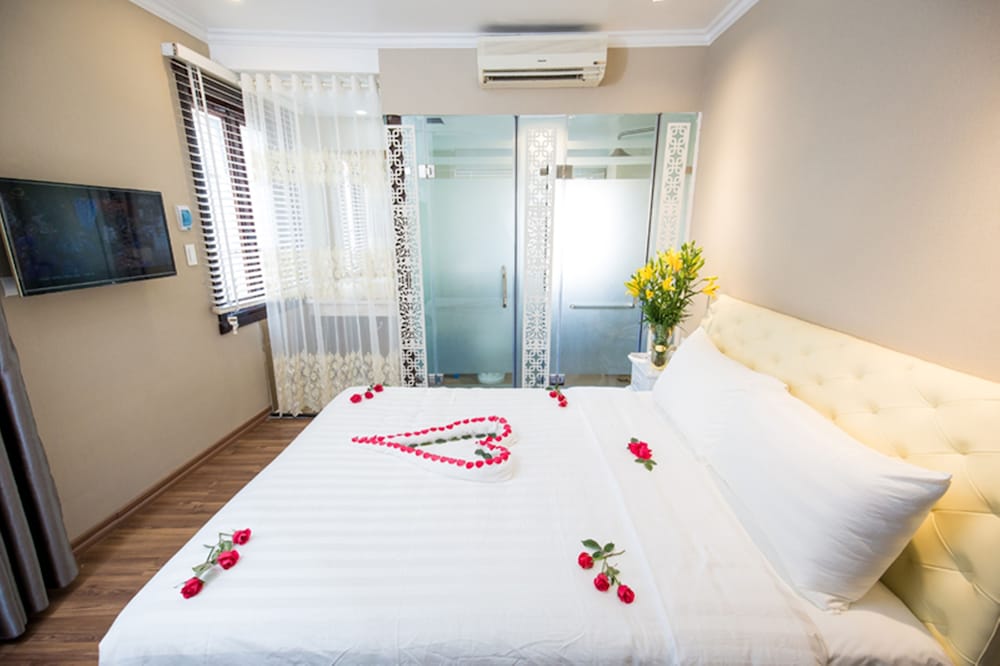 little hanoi deluxe hotel