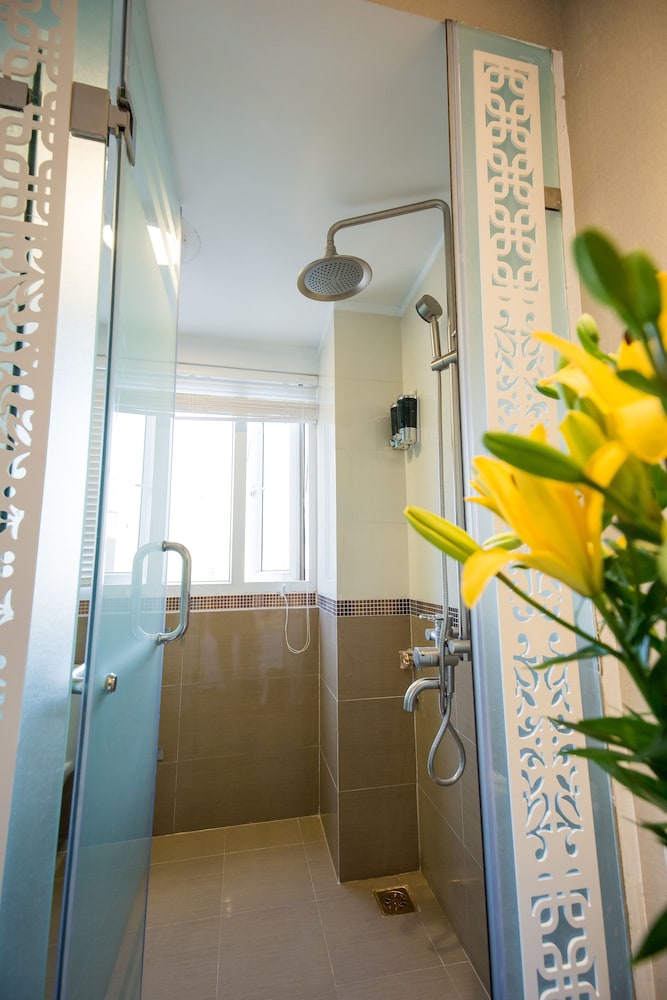 little hanoi deluxe hotel