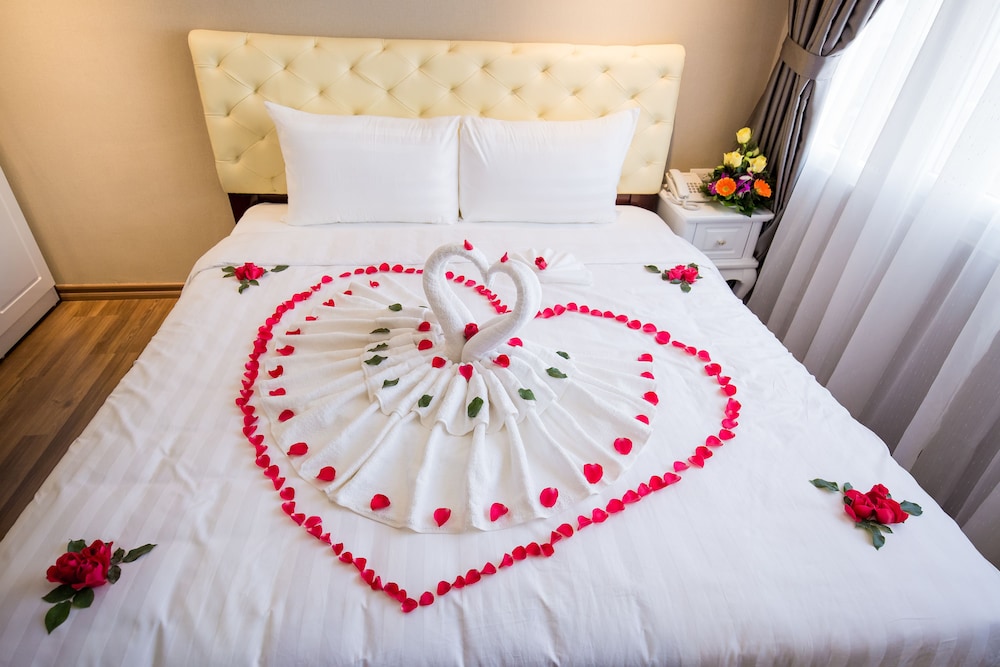 little hanoi deluxe hotel