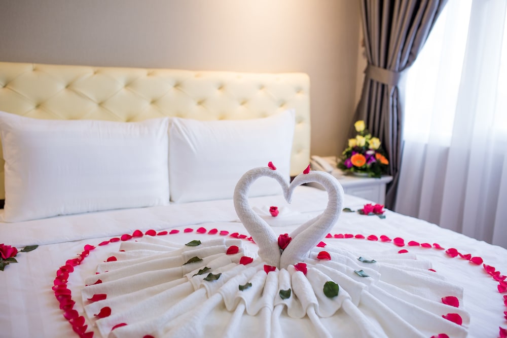 little hanoi deluxe hotel