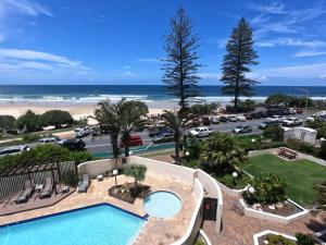 Coolum Caprice,Coolum Beach>>Brisbane,4 star