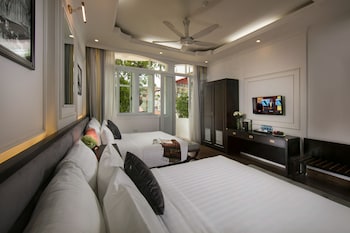 golden rooster hotel