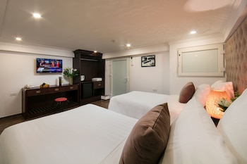 golden rooster hotel