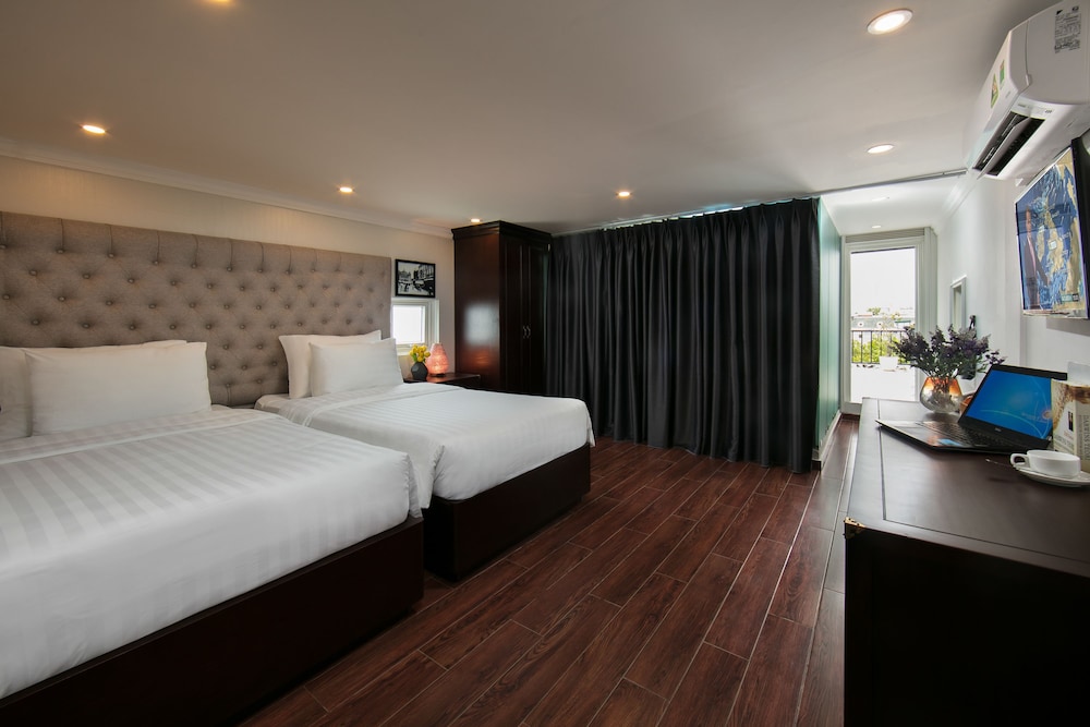 golden rooster hotel