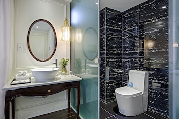 the herriott hotel and suite danang