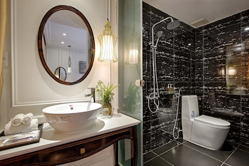 the herriott hotel and suite danang