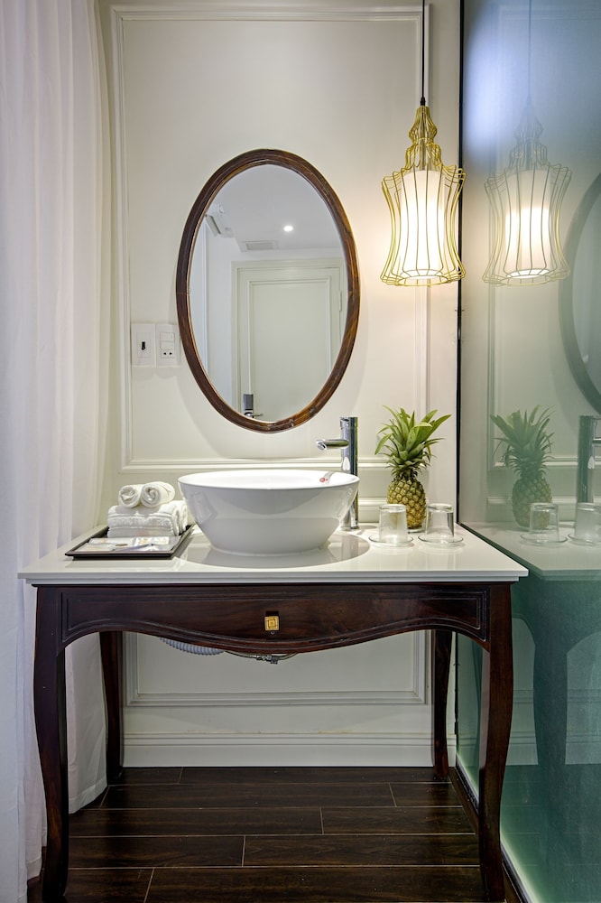 the herriott hotel and suite danang