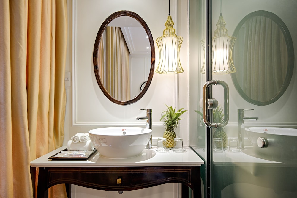 the herriott hotel and suite danang