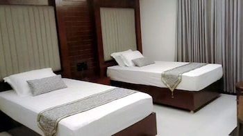 Shaira Garden Resort,Narayanganj>>Dhaka,4 star