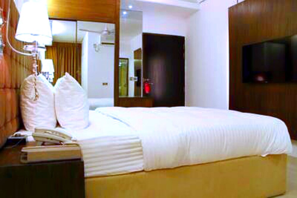 blossom hotel dhaka
