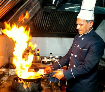 hotel noorjahan grand