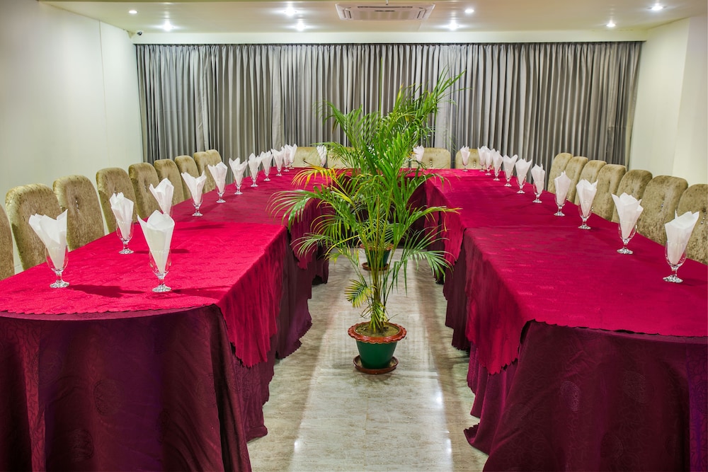 hotel noorjahan grand