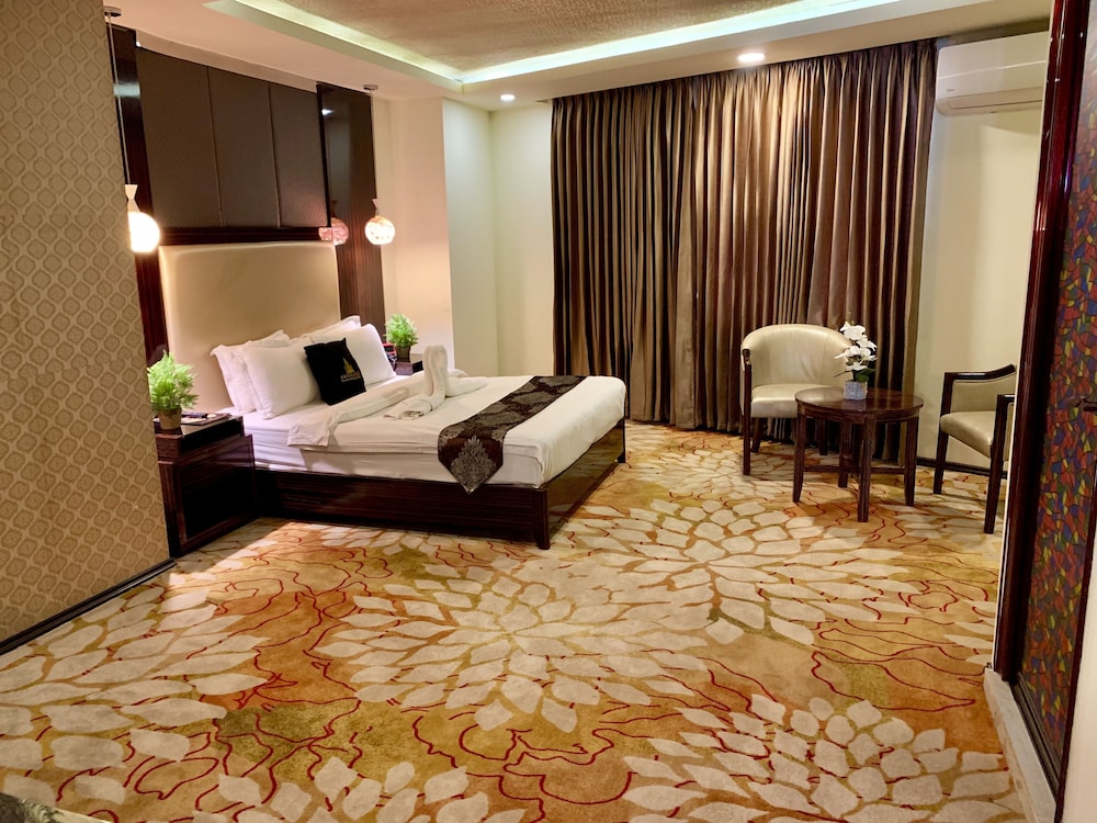 hotel noorjahan grand
