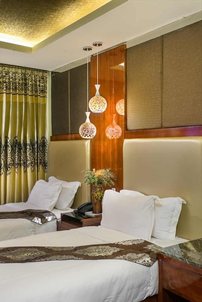 hotel noorjahan grand