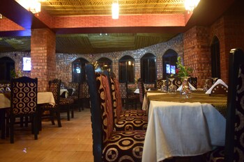 hotel givenci international