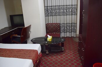 hotel givenci international