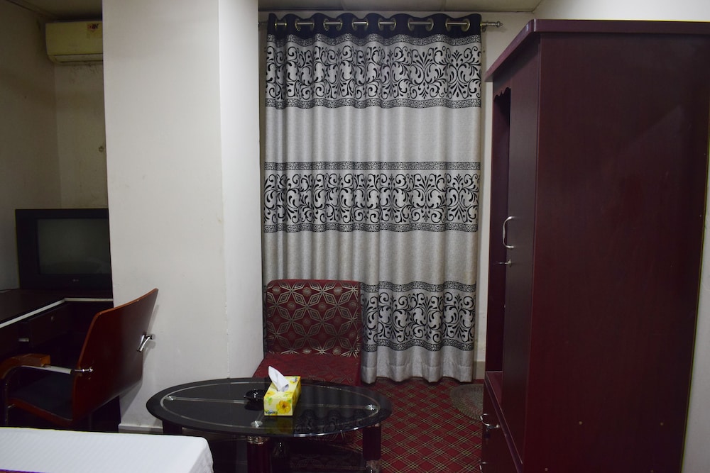 hotel givenci international