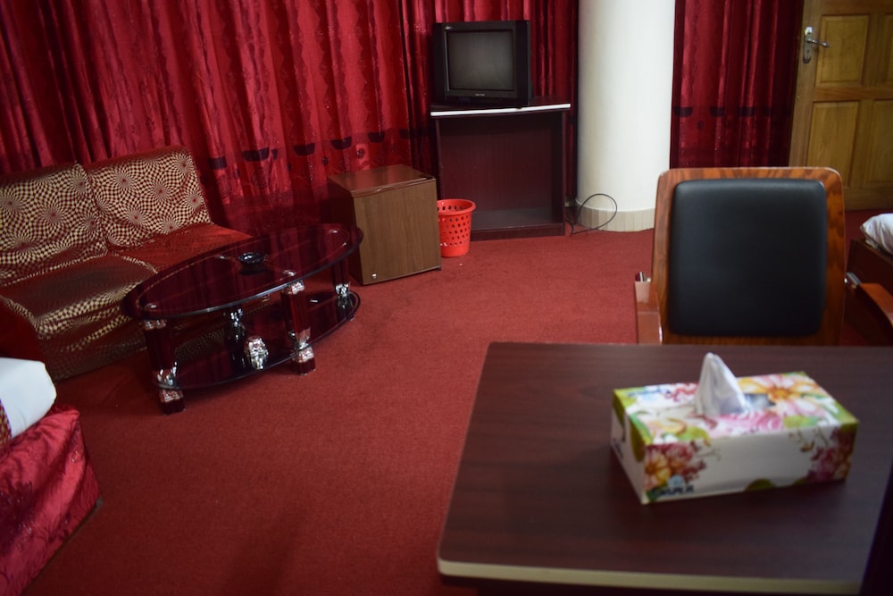 hotel givenci international