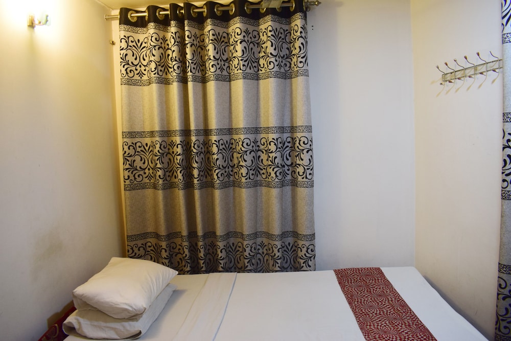 hotel givenci international