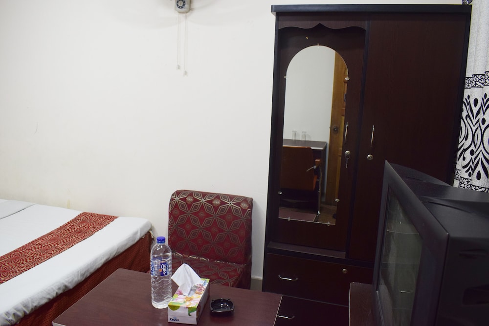 hotel givenci international