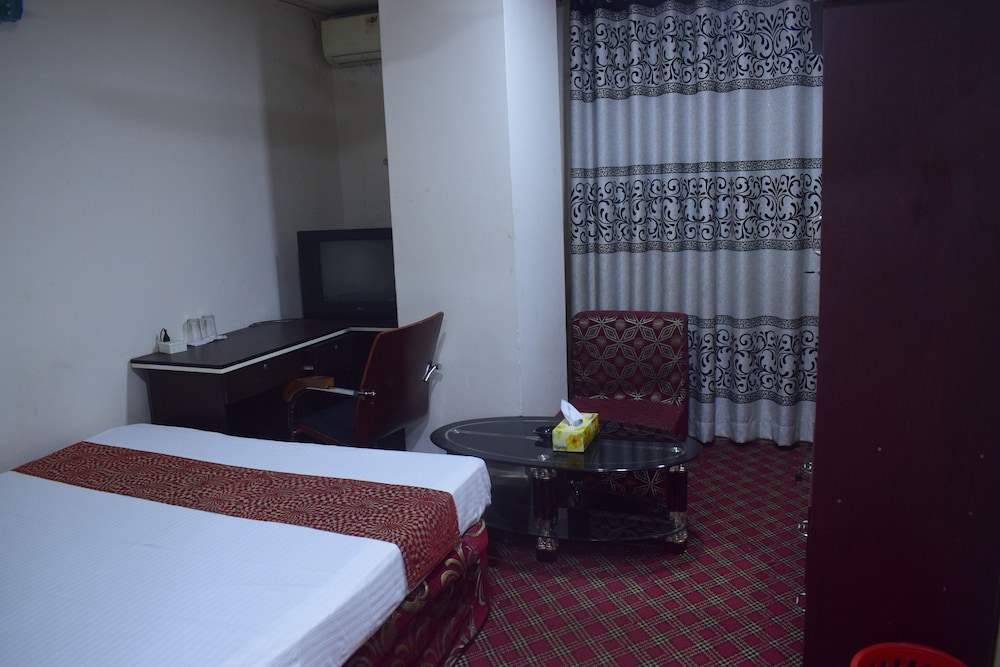 hotel givenci international