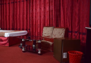 hotel givenci international