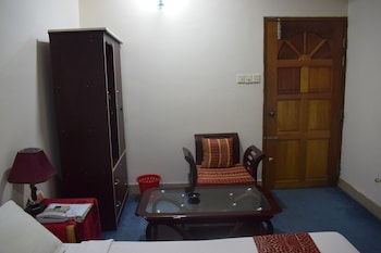 hotel givenci international