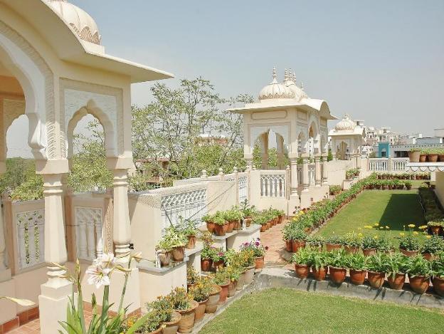 om niwas suite hotel