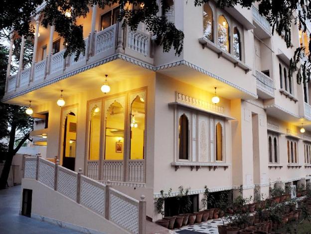 om niwas suite hotel