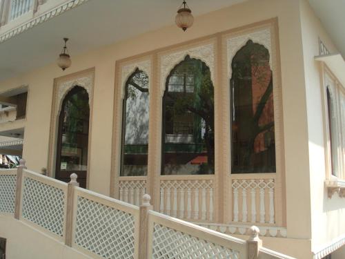 om niwas suite hotel