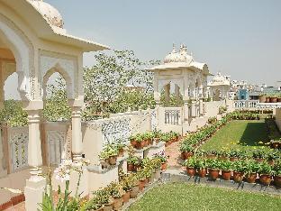 om niwas suite hotel