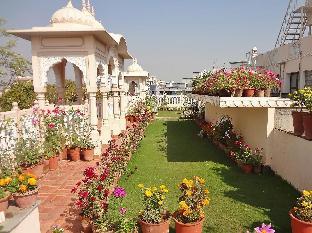 om niwas suite hotel