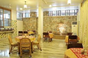 om niwas suite hotel