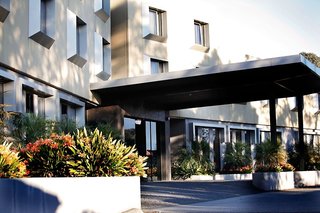 Golden Pebble Hotel,Victoria>>East Melbourne,4 star