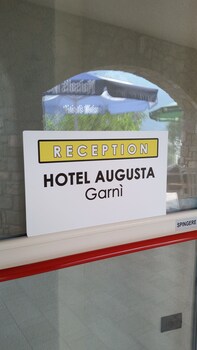 hotel augusta garni