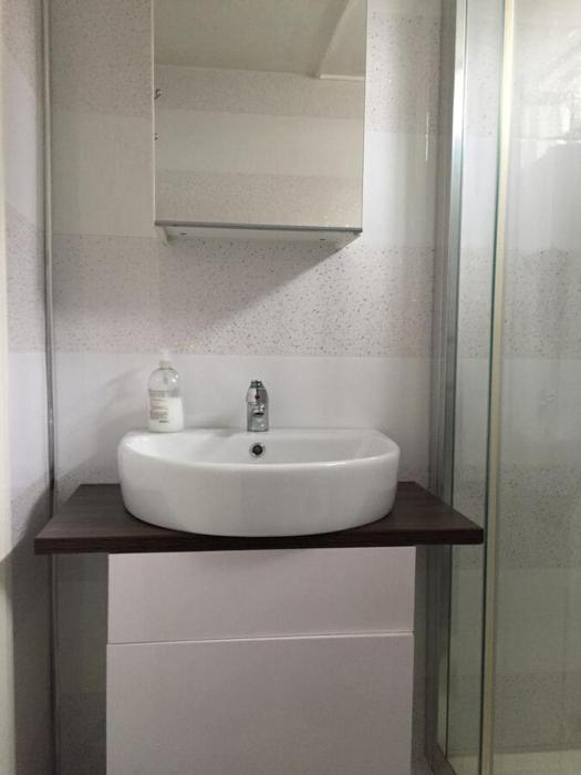 queens guesthouse manchester