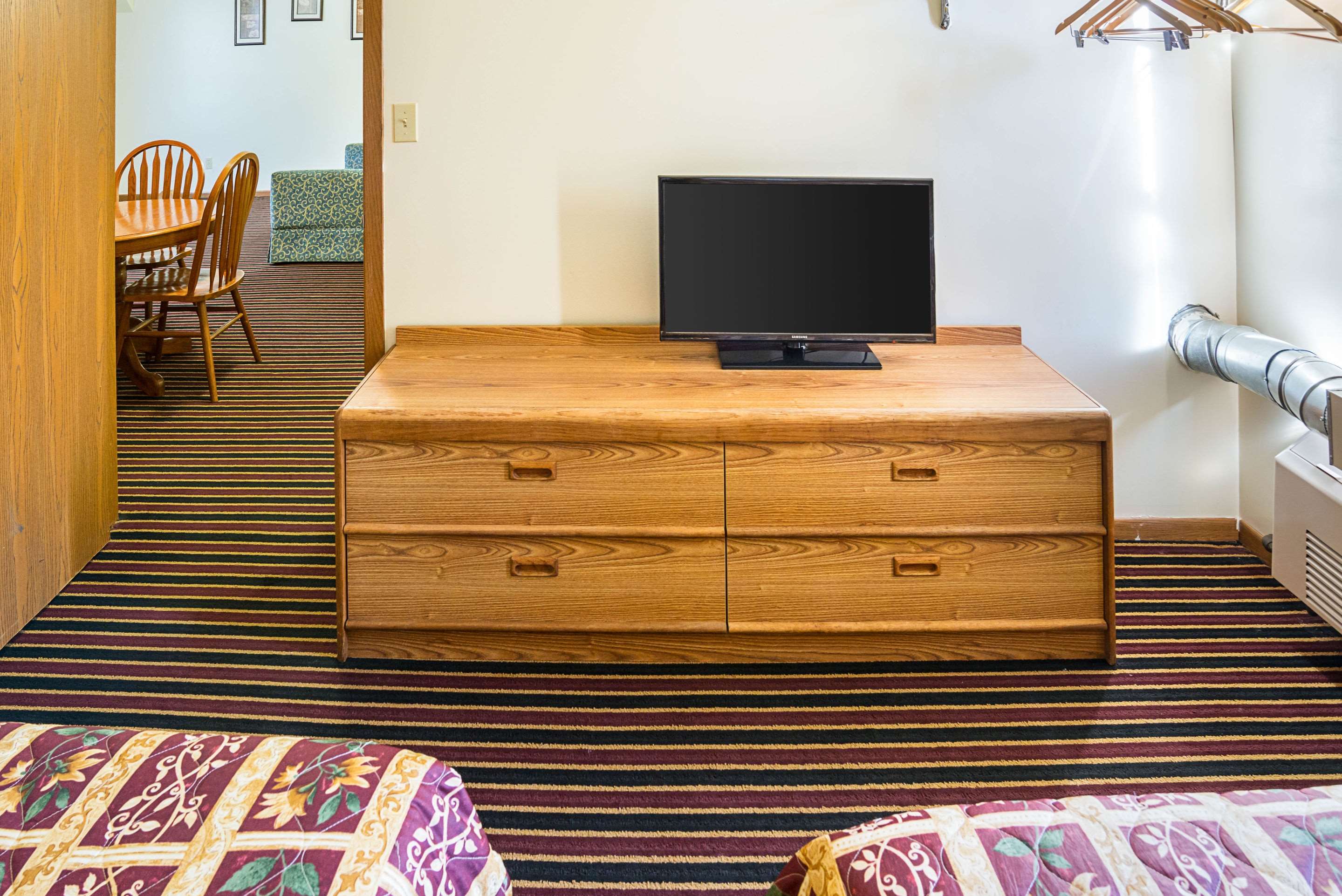 rodeway inn and suites