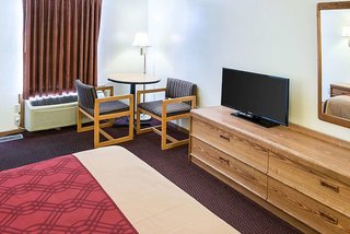 rodeway inn and suites