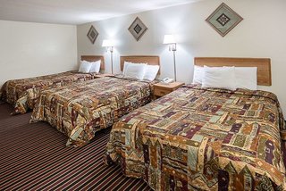 rodeway inn and suites