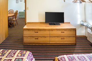 rodeway inn and suites