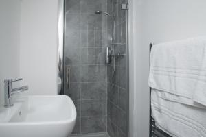tlk apartments and hotel