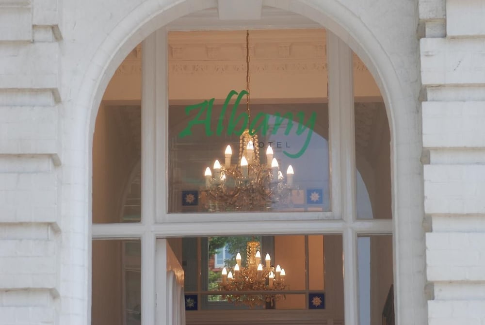 albany hotel