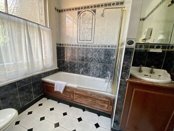 albany hotel