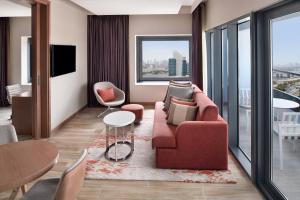 Holiday Inn & Suites Dubai Festival City By Ihg,Deira>>Bur Dubai,4 star