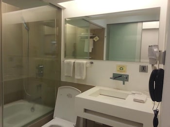 the e hotel makati