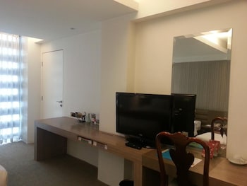 the e hotel makati