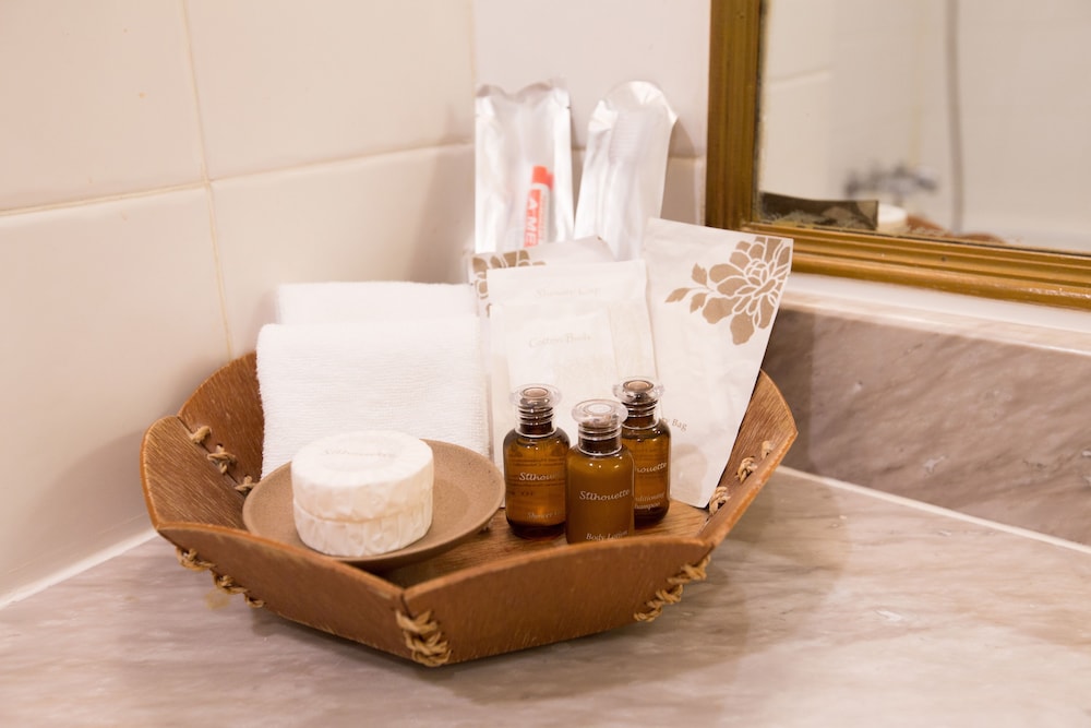 the tarntawan hotel surawong bangkok