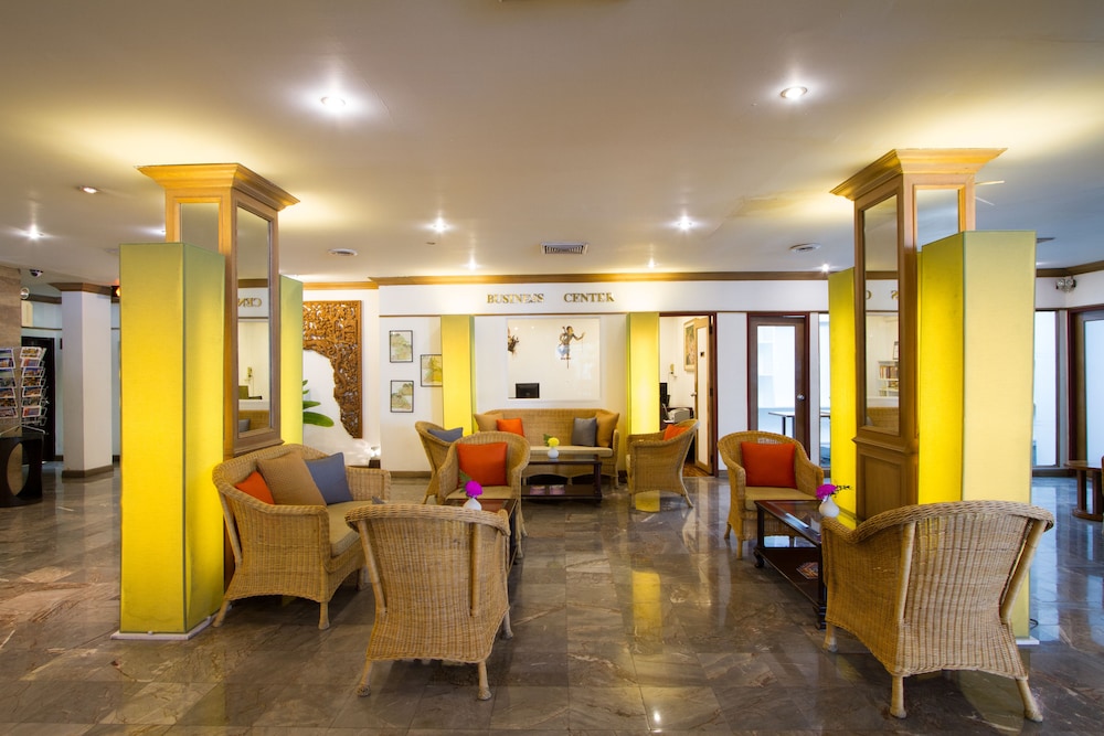 the tarntawan hotel surawong bangkok