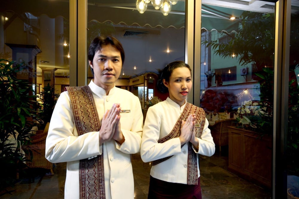 the tarntawan hotel surawong bangkok